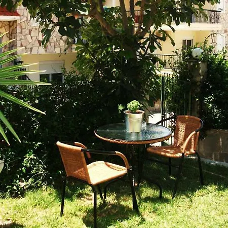 Апартаменты Fani House *