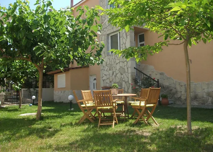 Daire Fani House