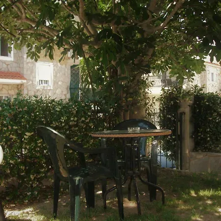 Fani House